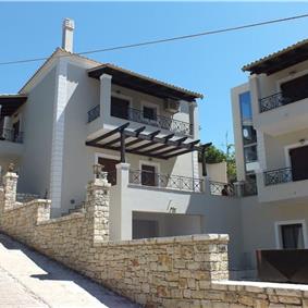 3 bedroom villa with pool, near Acharavi, sleeps 8